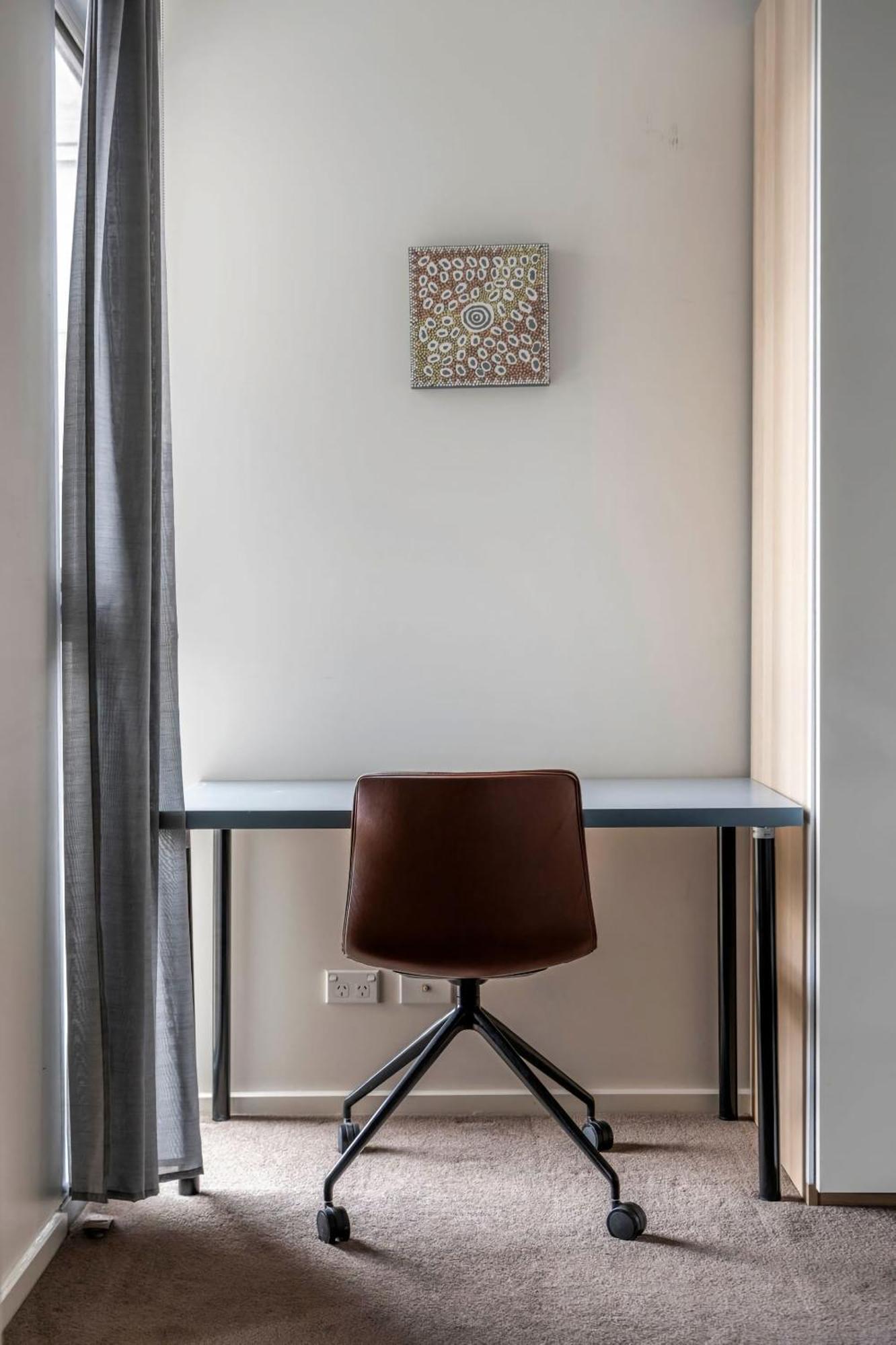 Apartment London Circuit Hideaway Canberra