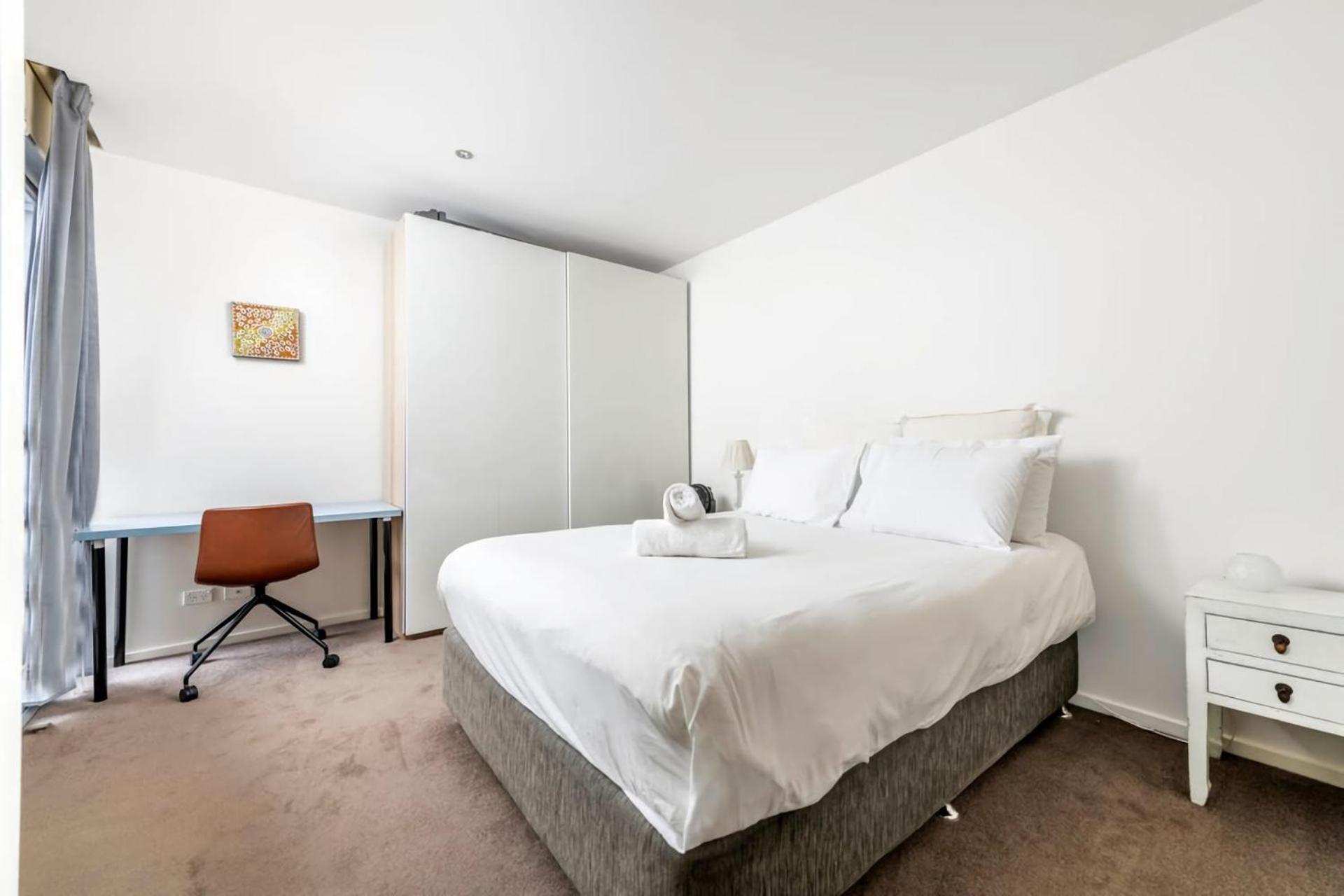 London Circuit Hideaway Apartment